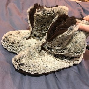 Dearfoams Zip Up Slippers